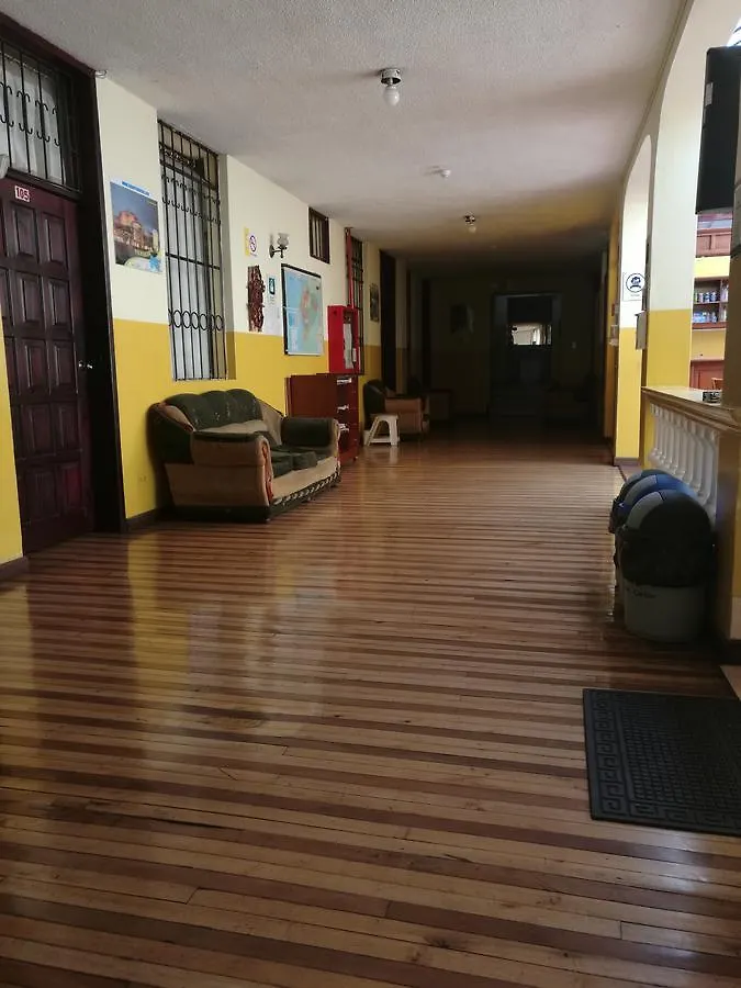 Ostello Hostal Puerta Del Sol Quito