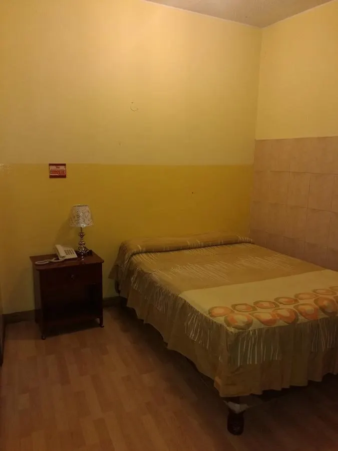 Ostello Hostal Puerta Del Sol Quito Ecuador