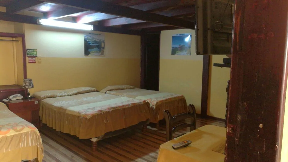 Ostello Hostal Puerta Del Sol Quito