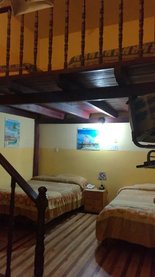 Ostello Hostal Puerta Del Sol Quito